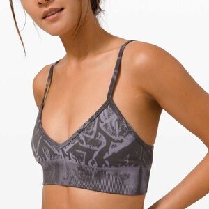 Lululemon Ebb To Street Bra A/B Cup *Wash
Stone Wash Graphite Grey